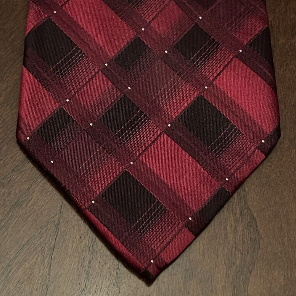 Kenneth Cole Reaction Burgundy 100% Silk Men’s Neck Tie Made In China